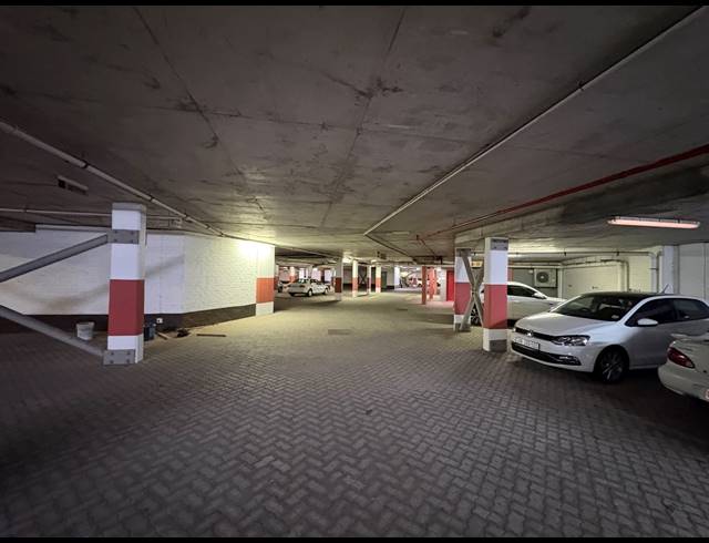 197M² OFFICE TO LET IN CENTURY CITY